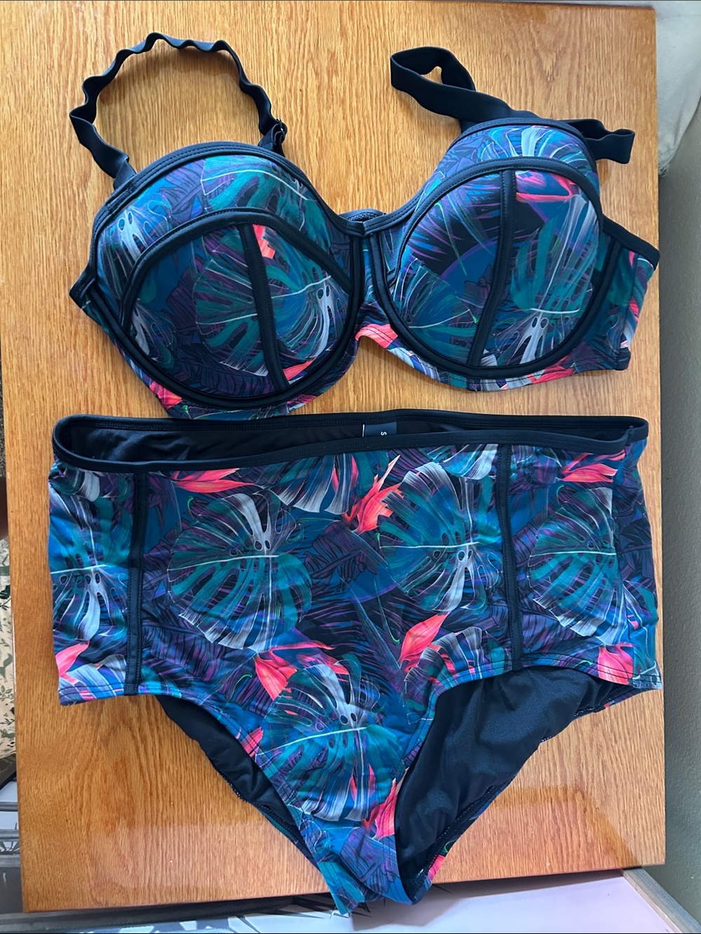 Swimsuits For All Teal & Pink Tropical Leaf Underwire Bikini Set